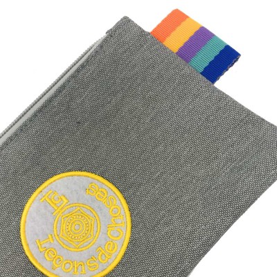 trousse plate crayon grise arc en ciel 2
