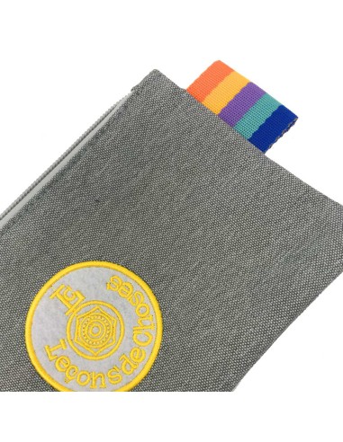 trousse plate crayon grise arc en ciel