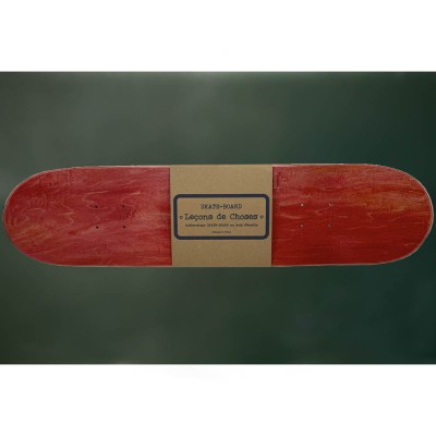 étagère skateboard rouge et bois