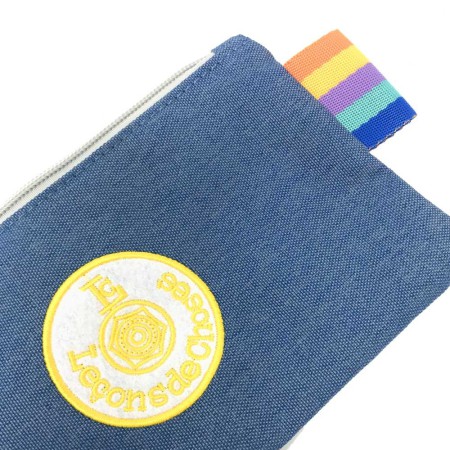 trousse plate jean bande arc en ciel